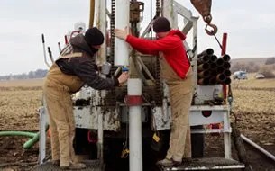 Drilling rig for Tom's Well Service drilling services